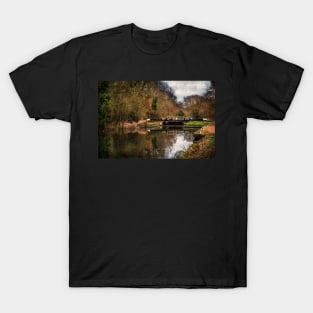 Above Sulhamstead Lock On The Kennet & Avon T-Shirt